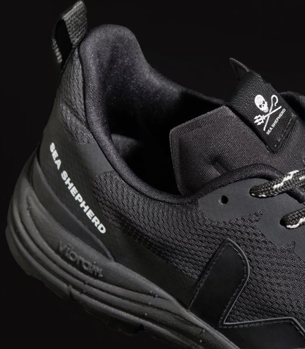 VEJA DEKKAN X SEA SHEPHERD BLACK