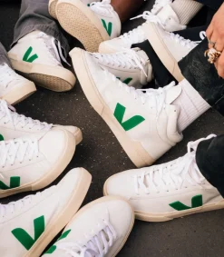 VEJA MINOTAUR LEATHER WHITE EMERAUDE BUTTER