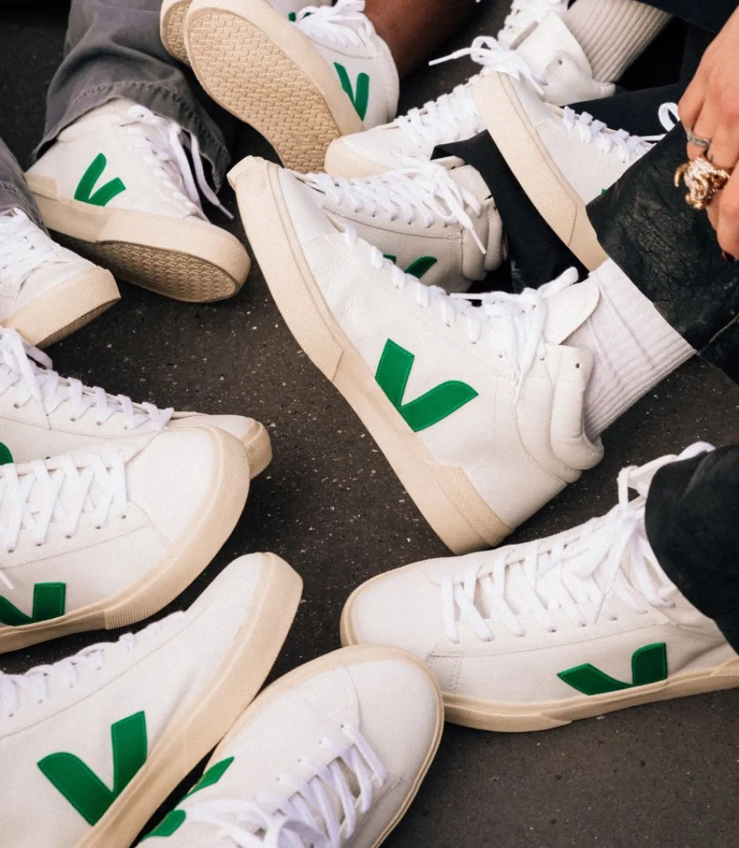 VEJA MINOTAUR LEATHER WHITE EMERAUDE BUTTER