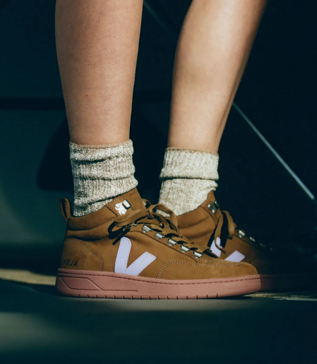 VEJA RORAIMA NUBUCK BROWN LAVANDE