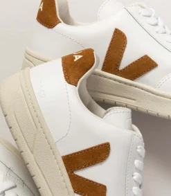 VEJA V-12 LEATHER WHITE CAMEL