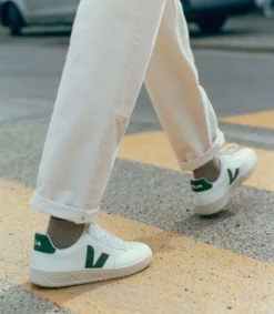 Women VEJA V-12 LEATHER WHITE CYPRUS