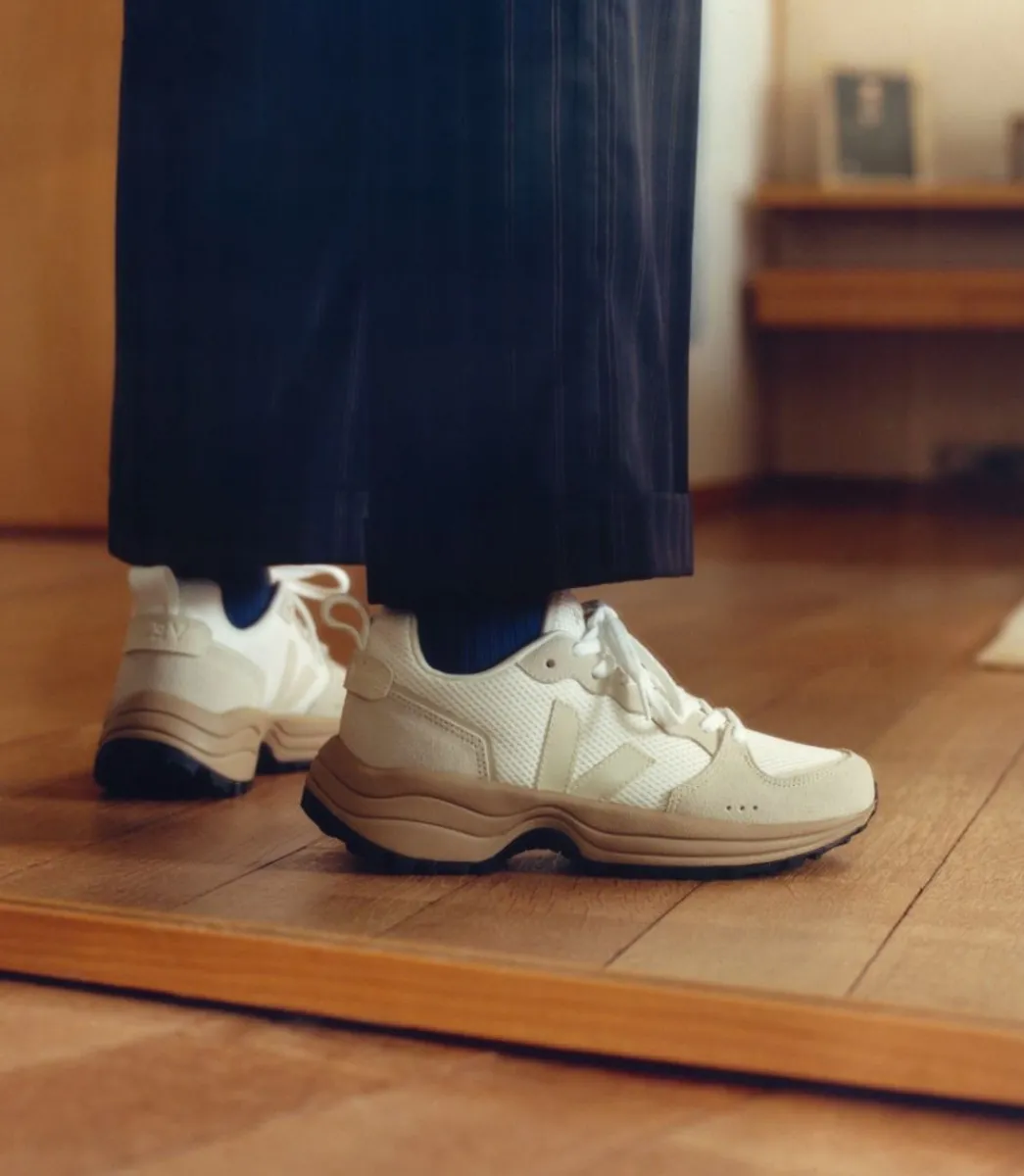 Women VEJA VENTURI II ALVEOMESH WHITE PIERRE DUNE