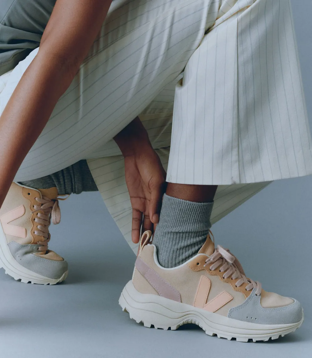 Women VEJA VENTURI SUEDE ALMOND PEACH MULTICO
