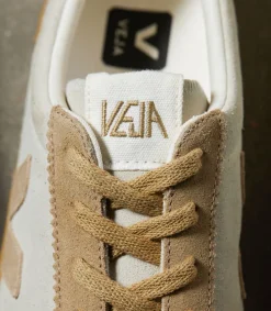 VEJA VOLLEY SUEDE NATURAL SAHARA