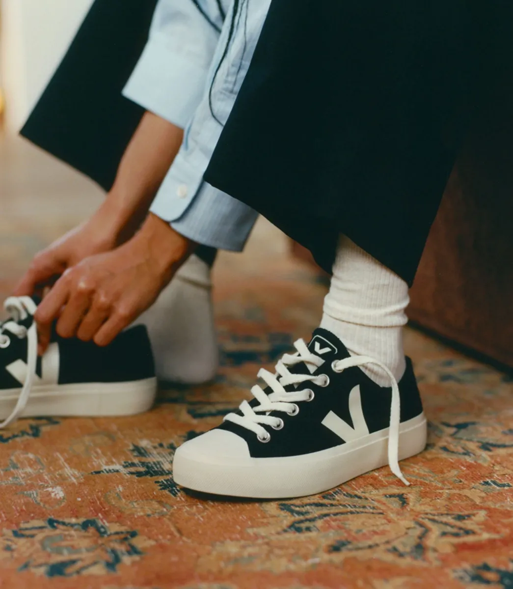 Women VEJA WATA II LOW CANVAS BLACK PIERRE